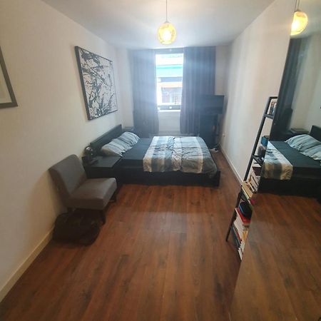 Double Room With Shared Bathroom London Bagian luar foto