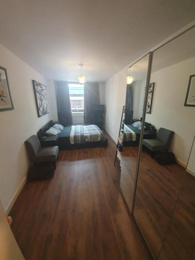 Double Room With Shared Bathroom London Bagian luar foto