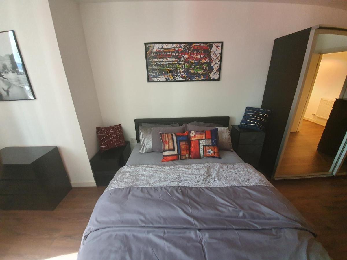 Double Room With Shared Bathroom London Bagian luar foto